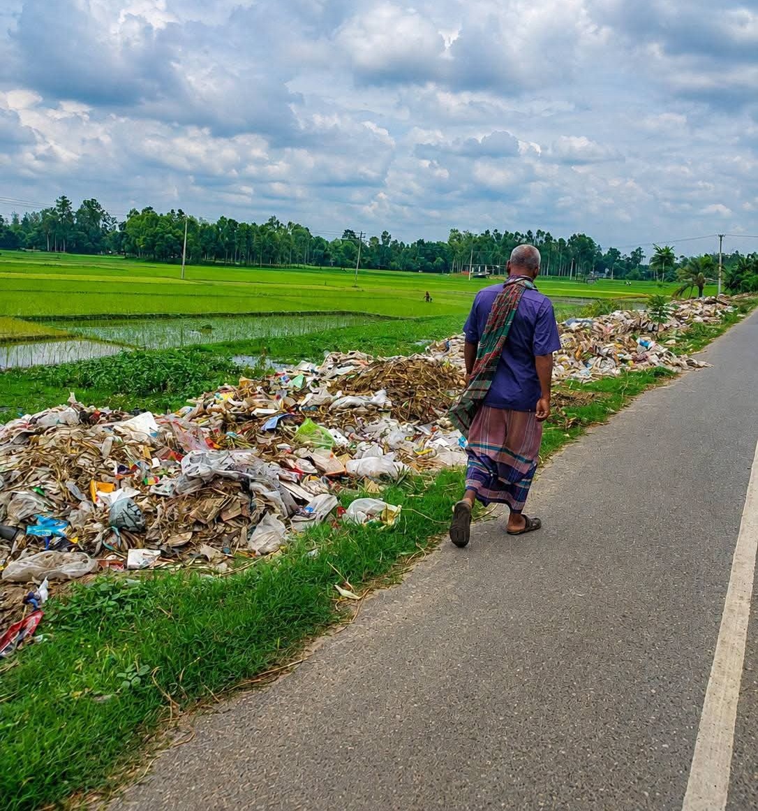 চাড়ালজানী ব্রিজের পাশে ময়লার ভাগাড়, দুর্গন্ধে নাকাল পথচারী ও এলাকাবাসী